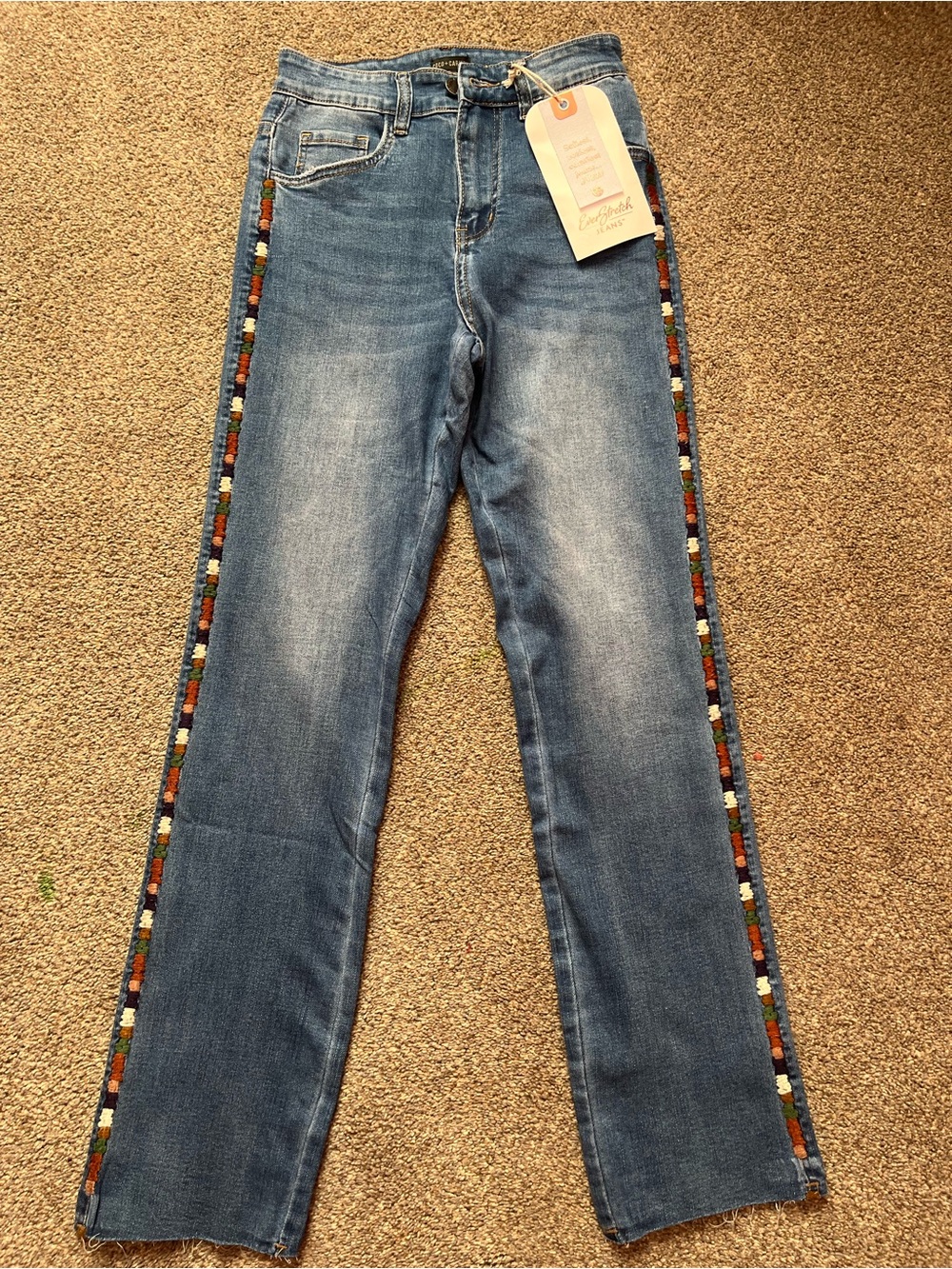 NWT Coco & Carmen Embroidered Seam Jeans (S)